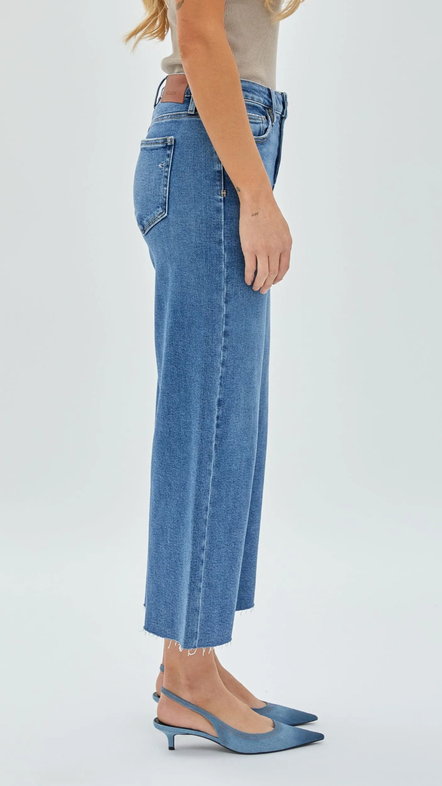 NORI HIGH WAIST CROP