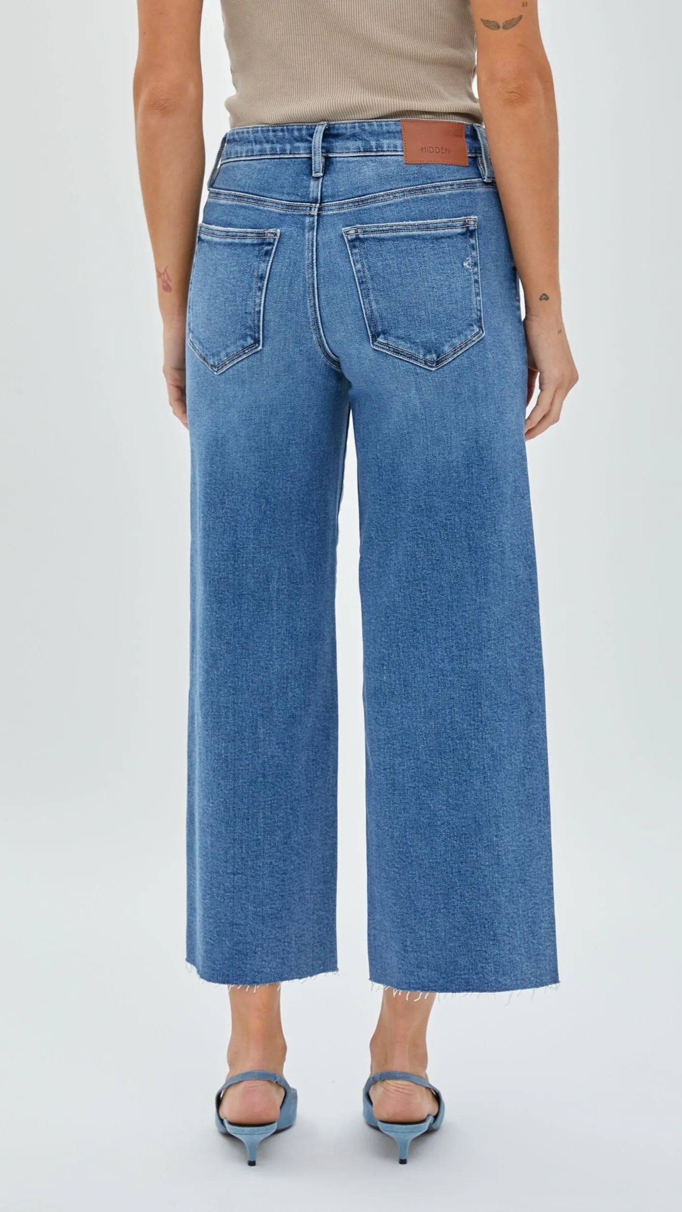 NORI HIGH WAIST CROP