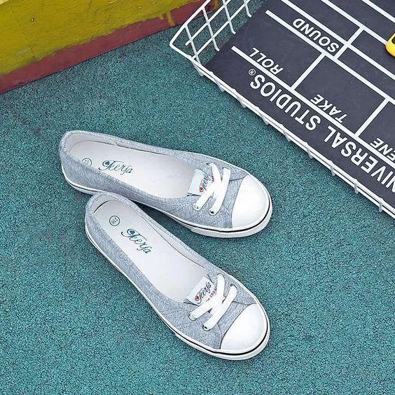 Shallow Canvas Shoes