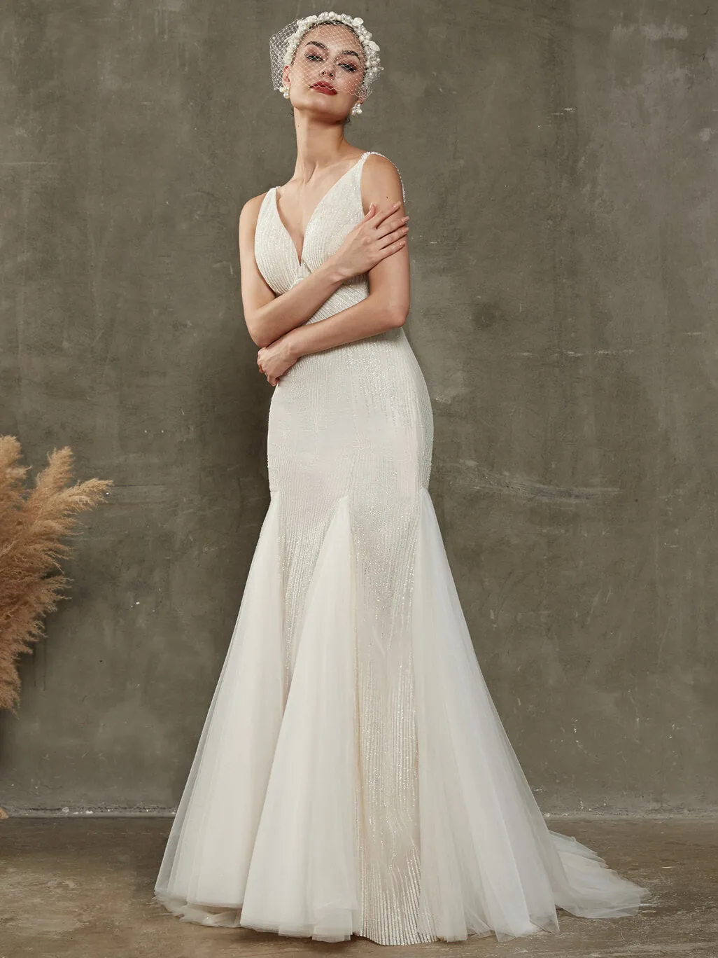 V-Neck Sleeveless Open Back Tulle Sparkling Wedding Dress With Train