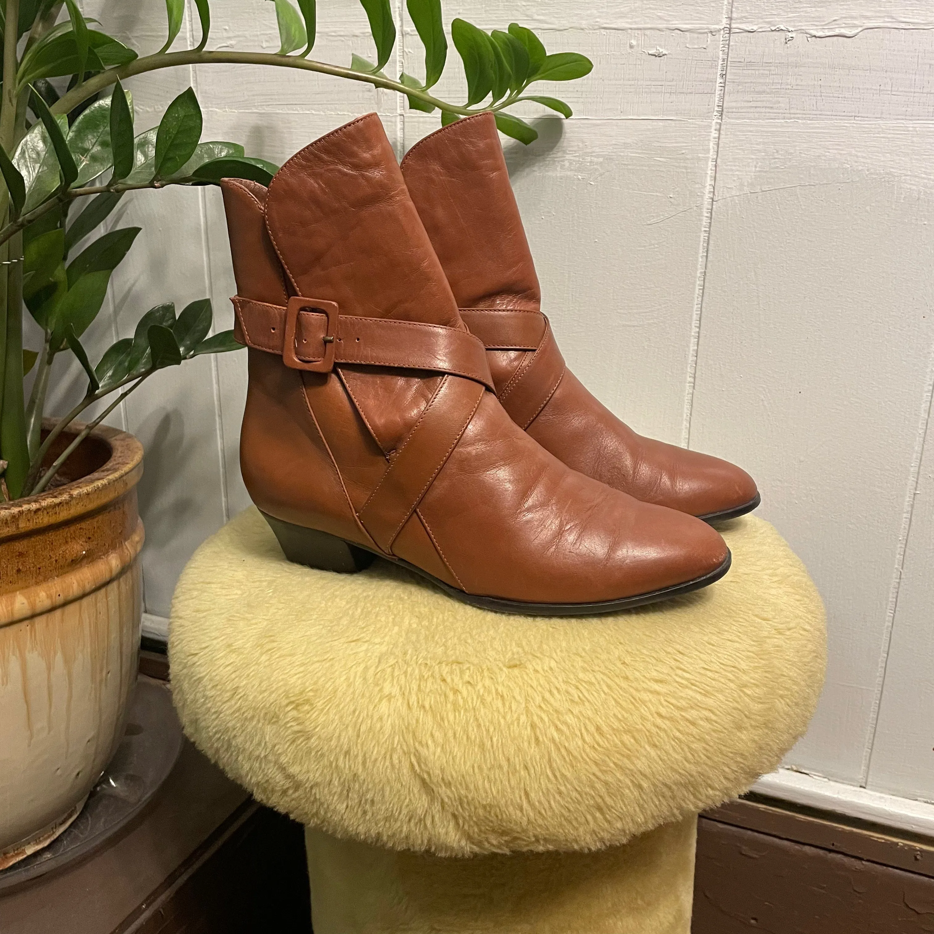 Vintage Selby brown leather buckle boots size 8 (HT23117)
