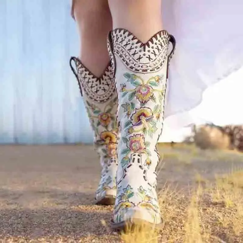 Women's Retro Western Cowboy Boots Embroidered Mid Calf Chunky Heel shoes